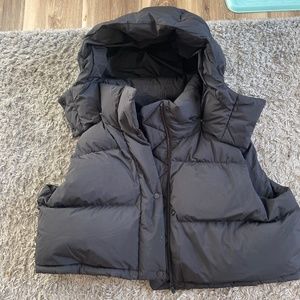 Brand new lululemon super cropped vest